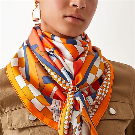 hermes how to wear scarf